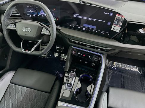 New 2025 Audi SQ5 Premium image 6