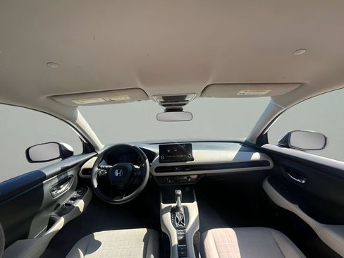 Used 2025 Honda HR-V LX image 17