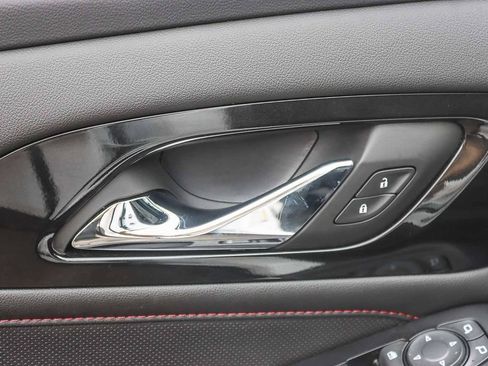 Used 2023 Chevrolet Traverse RS image 47