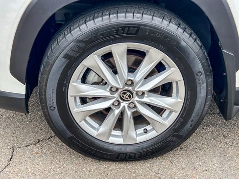 Used 2022 Toyota Corolla Cross LE AWD/4WD image 10