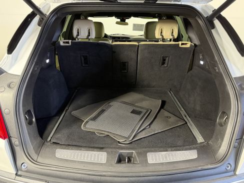 Used 2018 Cadillac XT5 Luxury w/ Driver Awareness Package image 8