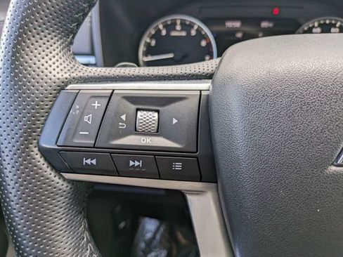 Used 2024 Mitsubishi Outlander SE FWD image 22