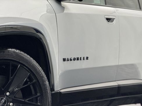 Used 2024 Jeep Wagoneer Launch Edition image 7