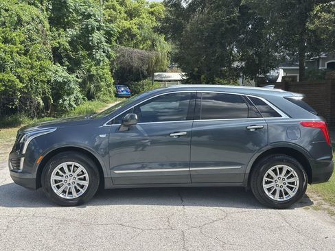 Used 2019 Cadillac XT5 FWD image 2