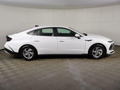 Certified 2025 Hyundai Sonata SE image 12