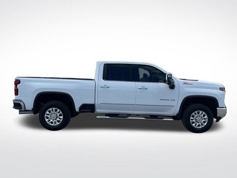 Used 2025 Chevrolet Silverado 2500 LTZ w/ LTZ Convenience Package AWD/4WD image 8
