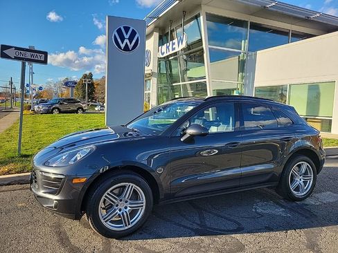 Used 2017 Porsche Macan image 1