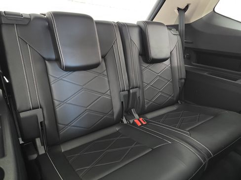 Used 2024 Volkswagen Atlas SE image 12