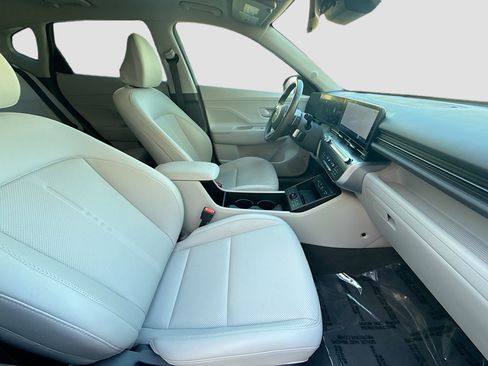 Used 2024 Hyundai Kona Limited image 33