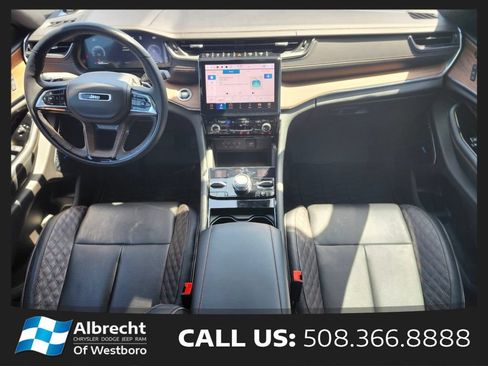 Used 2023 Jeep Grand Cherokee L Summit w/ Luxury Tech Group V AWD/4WD image 12