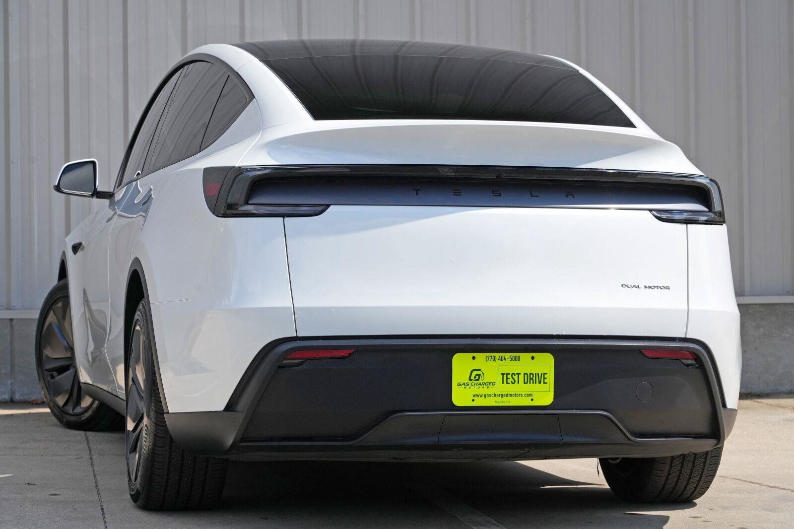 Used 2026 Tesla Model Y Long Range AWD/4WD image 6