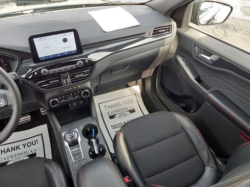 Used 2024 Ford Escape ST-Line image 18