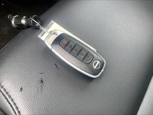 Certified 2025 Nissan Pathfinder SL w/ SL Premium Package image 14