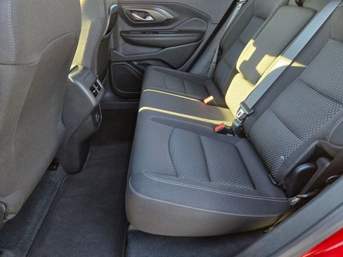 Used 2023 GMC Terrain SLE image 10