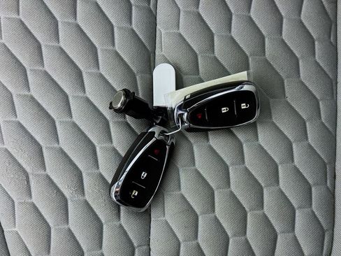 Used 2020 Chevrolet Equinox LS w/ LPO, Cargo Package FWD image 24