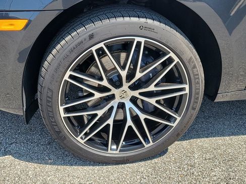 Certified 2026 Porsche Macan Turbo AWD/4WD image 11