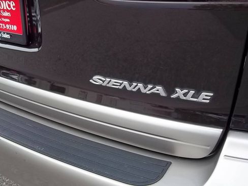 Used 2001 Toyota Sienna XLE FWD image 7