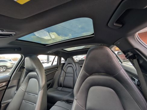 Used 2022 Porsche Panamera 4S image 6
