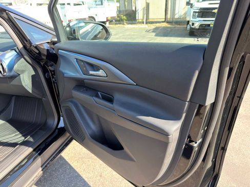 New 2026 Chevrolet Equinox EV LT image 11