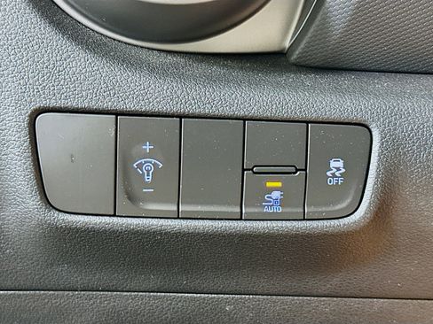 Used 2023 Hyundai Kona SEL image 17