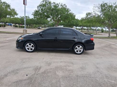 Used 2013 Toyota Corolla S image 3