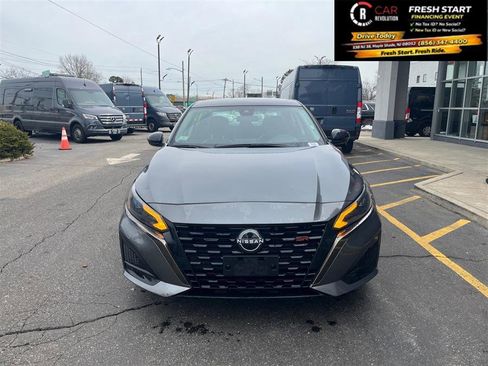 Used 2023 Nissan Altima 2.5 SR image 3