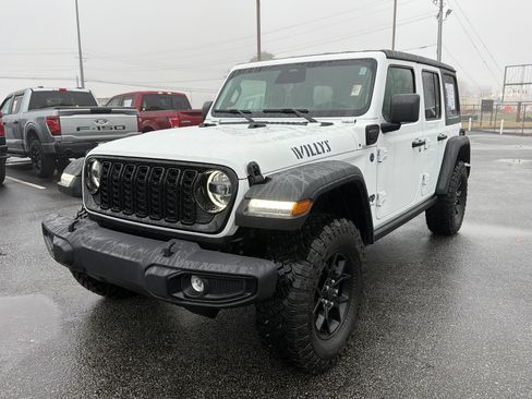 Used 2025 Jeep Wrangler Willys image 2