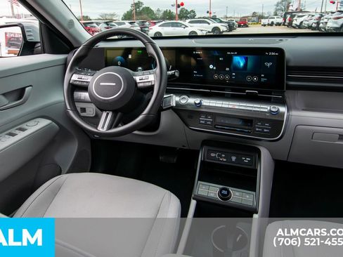 Used 2025 Hyundai Kona SEL image 17