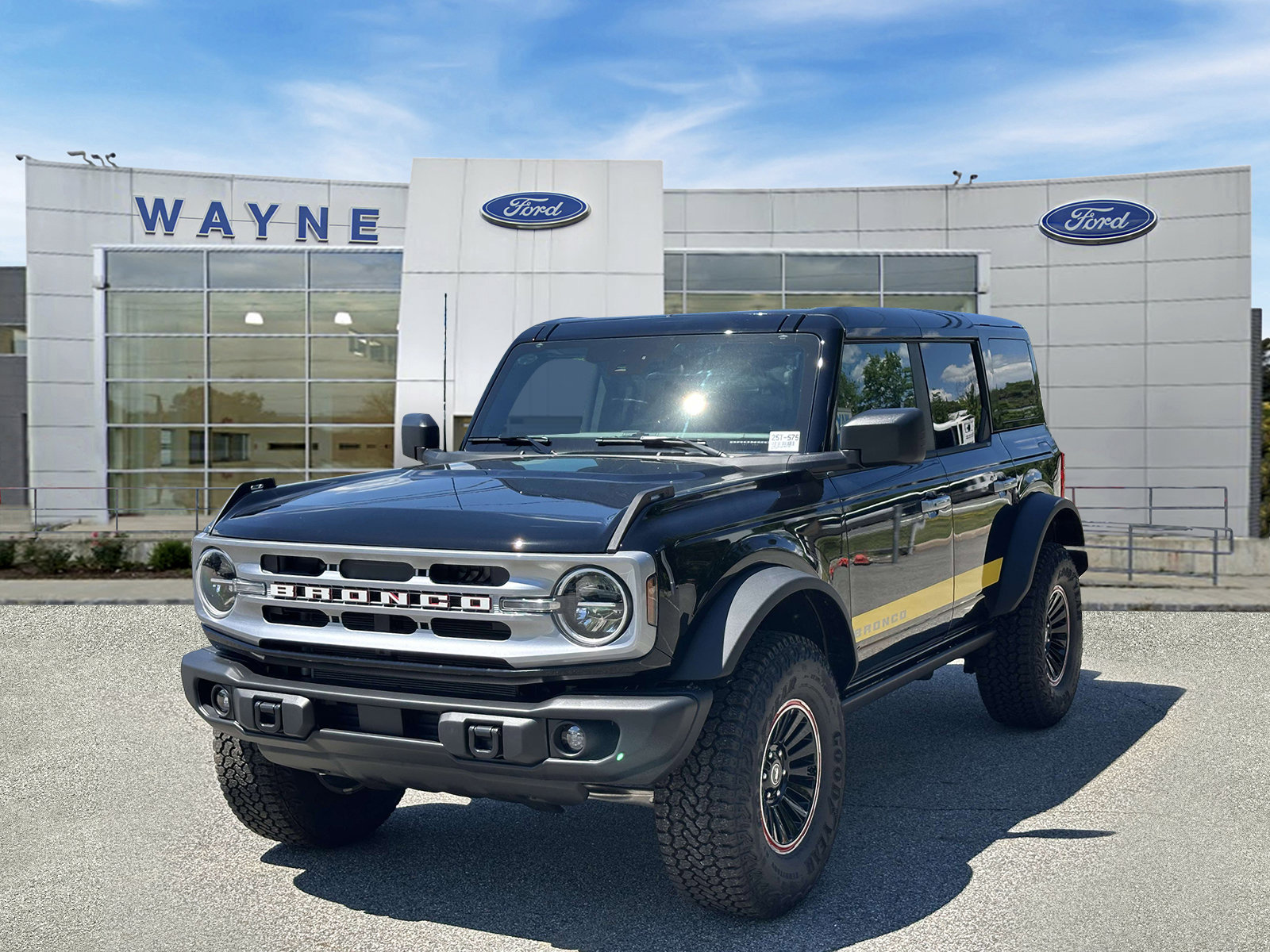 Used 2025 Ford Bronco Big Bend w/ Black Diamond Package AWD/4WD image 2