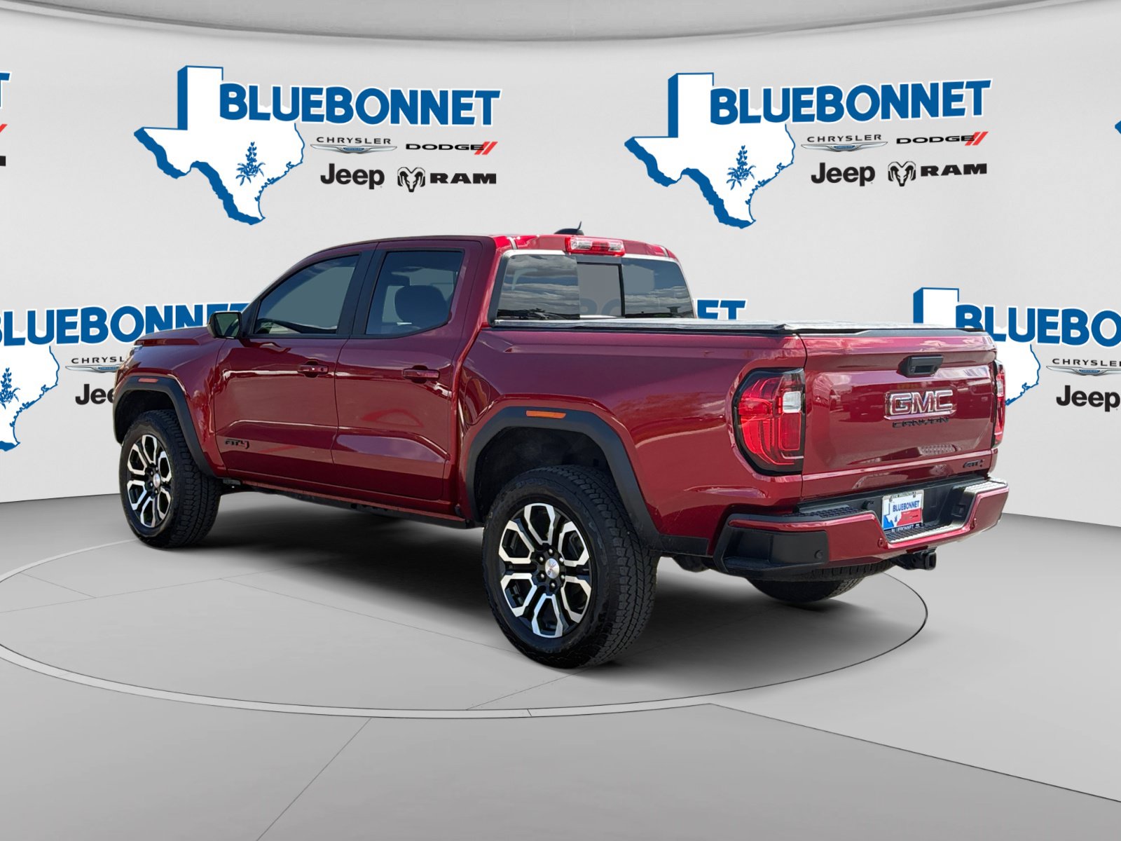 Used 2024 GMC Canyon AT4 w/ AT4 Premium Package AWD/4WD image 7