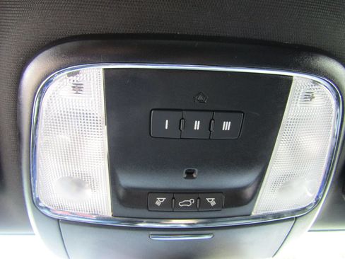 Used 2019 Jeep Grand Cherokee Limited AWD/4WD image 29
