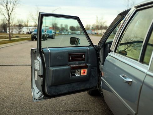 Used 1986 Cadillac Brougham Brougham image 20