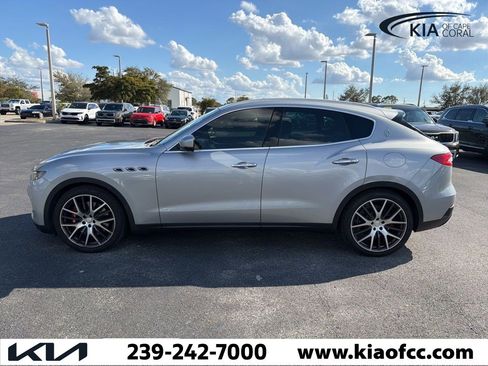 Used 2017 Maserati Levante S image 4