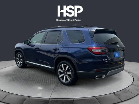 Used 2023 Honda Pilot Touring image 3