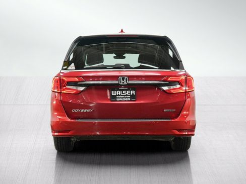 Used 2023 Honda Odyssey Touring image 4