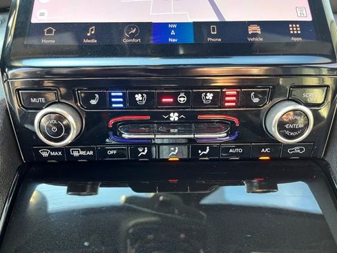 Used 2023 Jeep Grand Cherokee Overland w/ Luxury Tech Group IV image 49