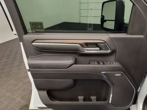 Used 2024 GMC Sierra 2500 SLT w/ SLT Premium Package image 18