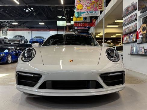 Used 2020 Porsche 911 Carrera RWD image 2