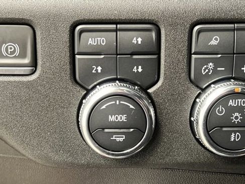 Used 2024 GMC Sierra 1500 Elevation w/ Elevation Premium Package image 30