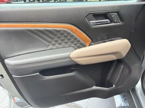 Certified 2025 GMC Canyon Denali AWD/4WD image 7