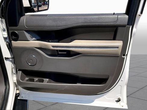 Used 2019 Ford Expedition Max XLT w/ Equipment Group 202A AWD/4WD image 22