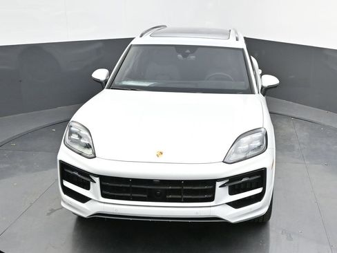 New 2025 Porsche Cayenne image 39