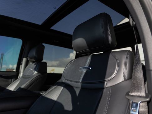 Used 2025 Ford F350 Platinum image 26