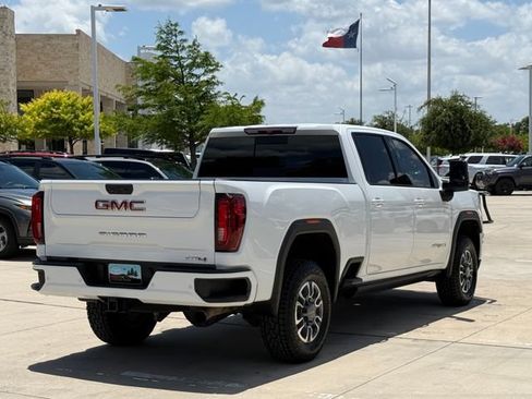 Used 2022 GMC Sierra 2500 AT4 w/ AT4 Preferred Package AWD/4WD image 5