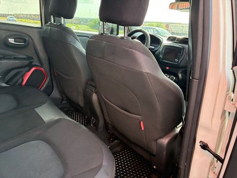 Used 2016 Jeep Renegade Trailhawk AWD/4WD image 35