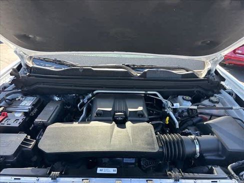 Used 2024 Chevrolet Colorado Z71 w/ Z71 Convenience Package 2 AWD/4WD image 26