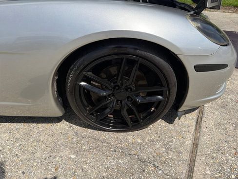 Used 2005 Chevrolet Corvette Coupe w/ Preferred Equipment Group RWD image 16