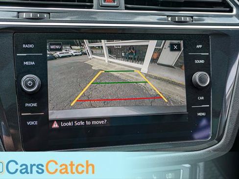 Used 2020 Volkswagen Tiguan SE w/ Panoramic Sunroof Package FWD image 28