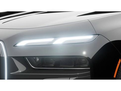 New 2026 BMW 750e xDrive image 7