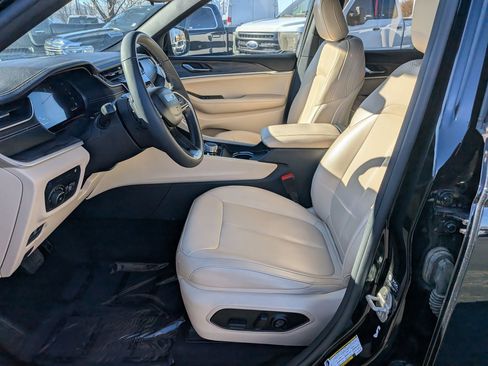 Used 2024 Jeep Grand Cherokee Limited 4xe image 26